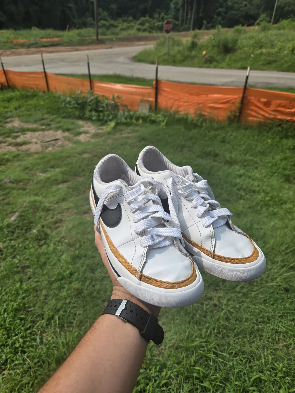 Nike kids lace